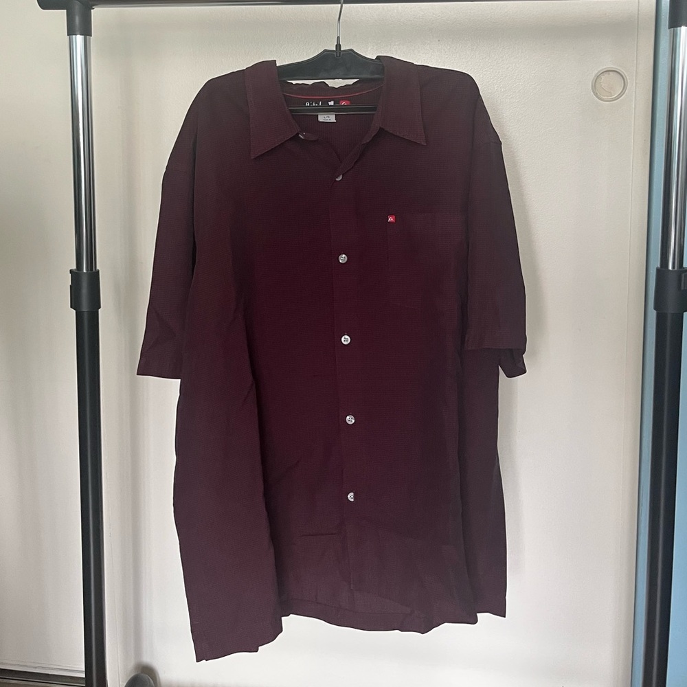 Quiksilver Men's Dark Red Casual Button Down Shirt
